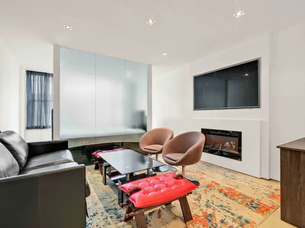 117 East 57th Street image 1 of 17