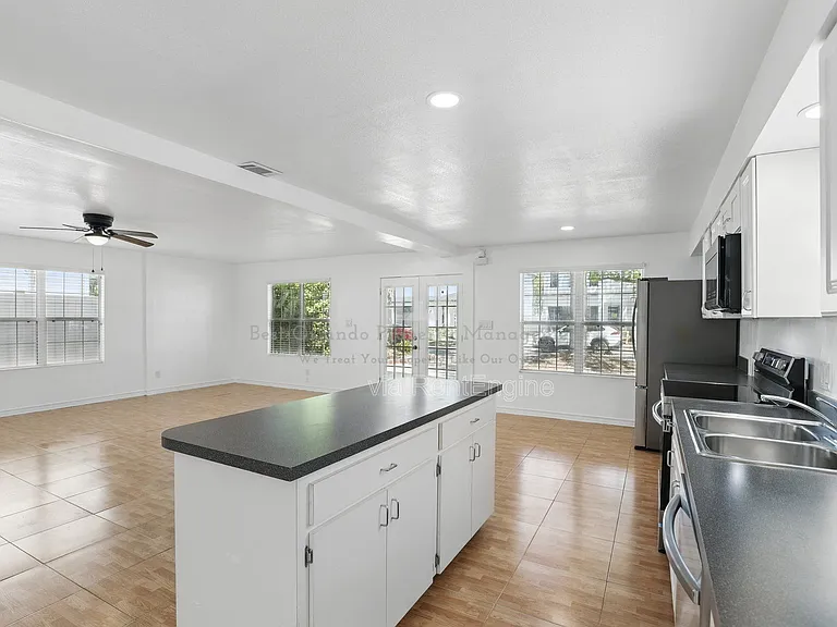 820 Altaloma Ave — Photo 11
