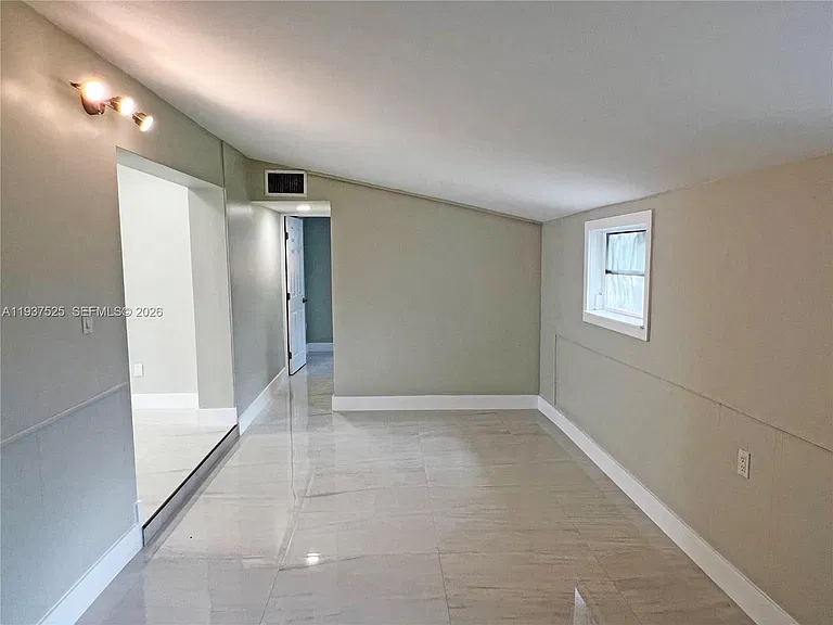 11962 SW 37th Ter — Photo 17