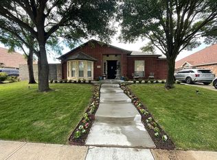 8213 Martha Ln, Rowlett, TX 75088