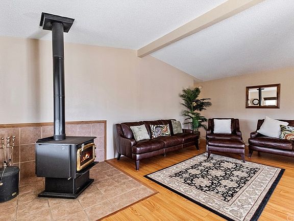 3rd image of 22745 Poppy Hill Dr