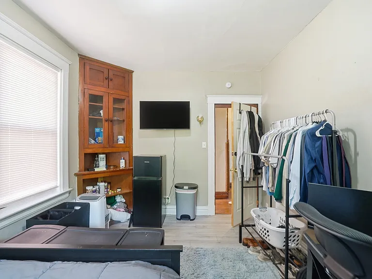 2661 Bellevue Ave — Photo 23