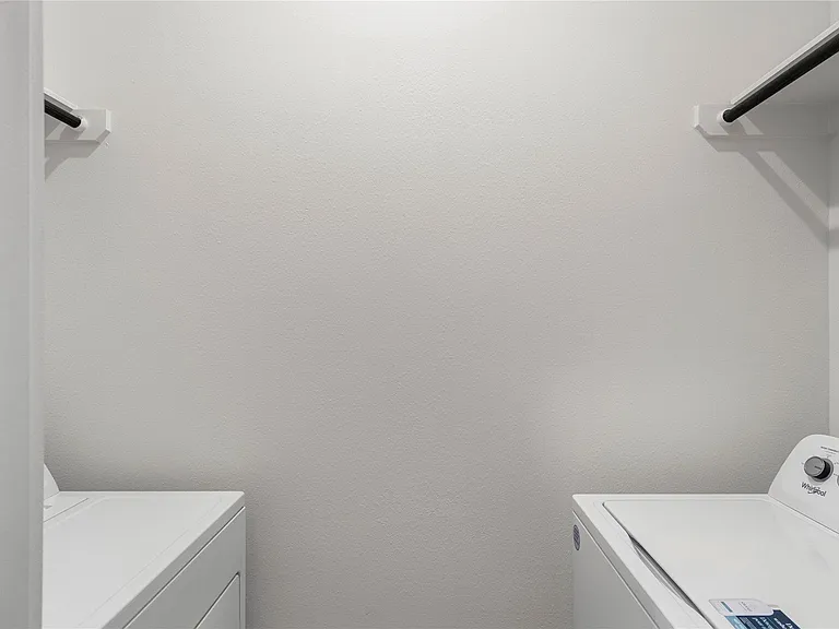 604 Thornton Oaks Ln #B — Photo 11