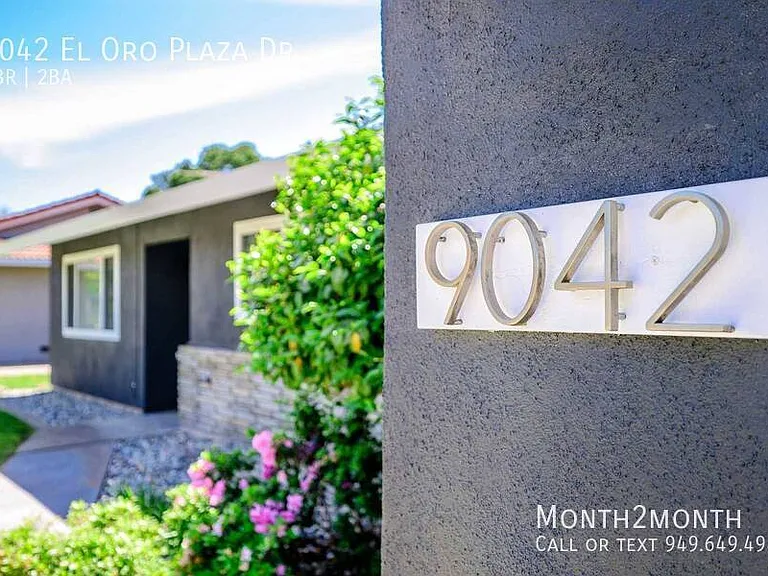 9042 El Oro Plaza Dr — Photo 32