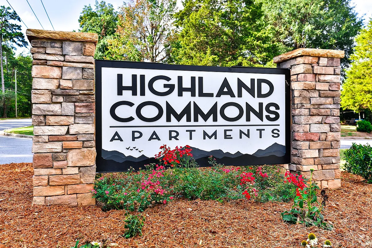 Building Photo - Highland Commons