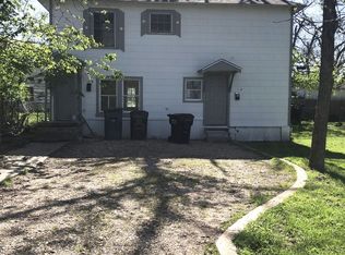 909 S 17th St #A-B, Temple, TX 76504