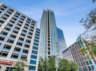 345 N La Salle Dr APT 3607, Chicago, IL 60654