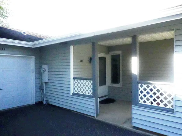 907 Fenway Rd, Saint James, NY 11780