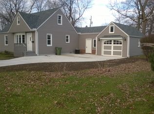869 Woodstock Rd, Eastlake, OH 44095
