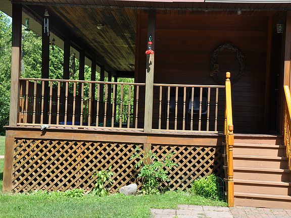 Side steps to house.