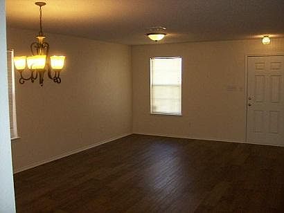2nd image of 300 Oxford Dr