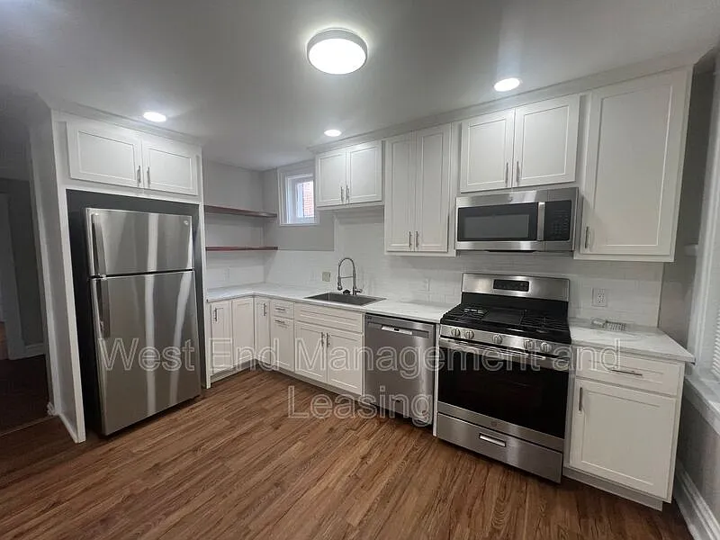 2 bed, 1.0 bath, $1,595 — Photo 1