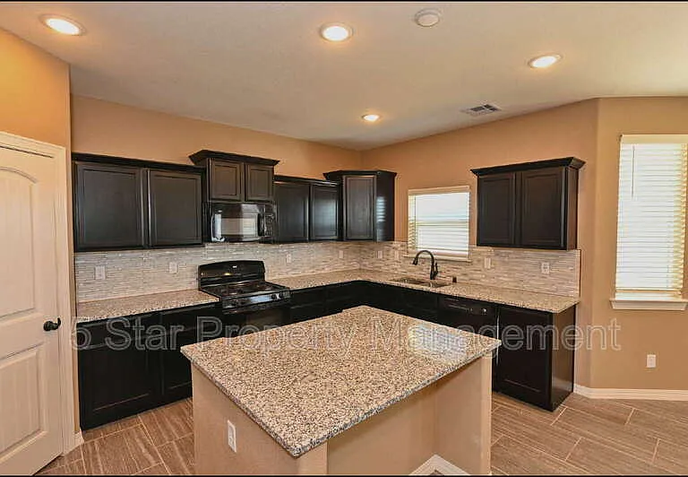 4628 Marisabel Azcarate St — Photo 10