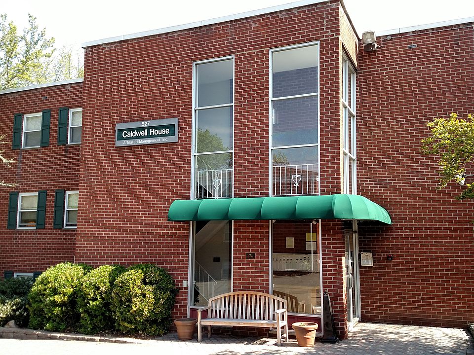 1st image of 527 Bloomfield Ave APT C5
