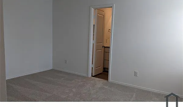 1508 Silver Oak Ln — Photo 14
