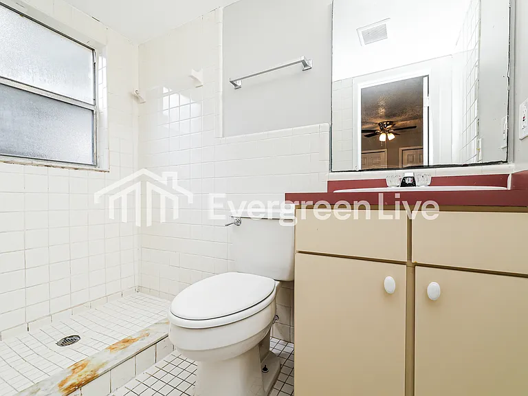 613 Charter Ct — Photo 6