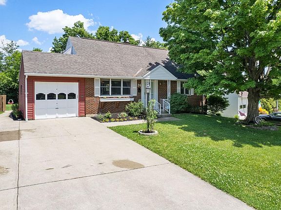 3rd image of 24 Japonica Dr
