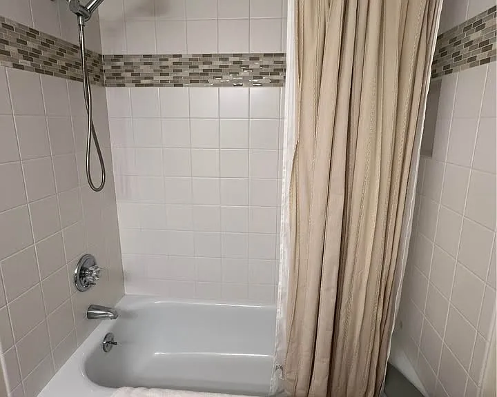 625 Manhattan Pl #208 — Photo 6