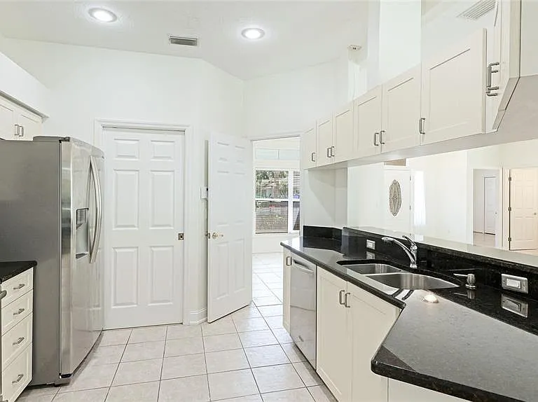 534 Oak Bay Dr — Photo 15
