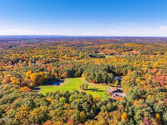 4th image of 87 Blueberry Hill Rd