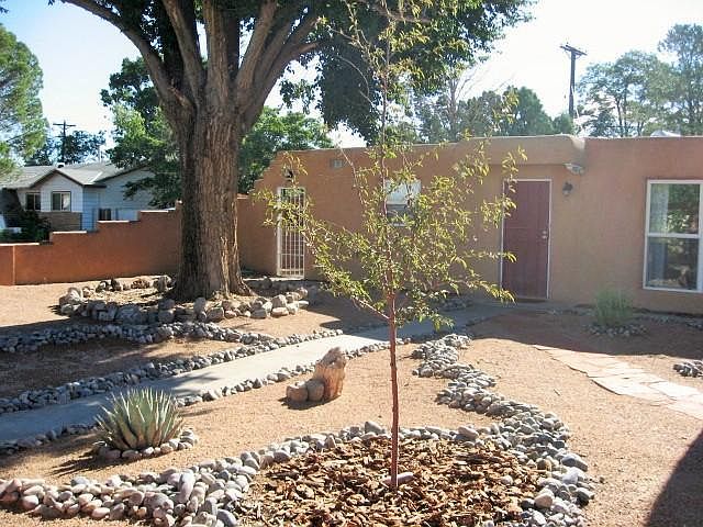 1st image of 2846 Hermosa Dr NE