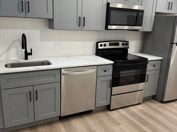 2644 Braddock St Floor 2, Philadelphia, PA 19125