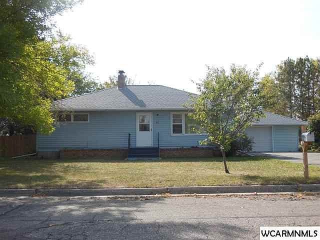 1st image of 105 Lindstrom Ave W
