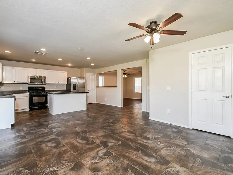 1726 E Bradstock Way — Photo 8