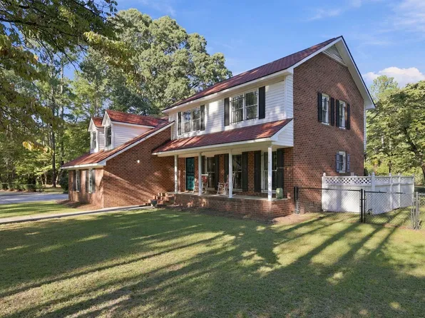 5311 Ole Cypress Springs Rd, Hope Mills, NC 28348