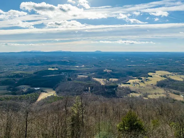 95 Spring Pond Trl, Fancy Gap, VA 24328