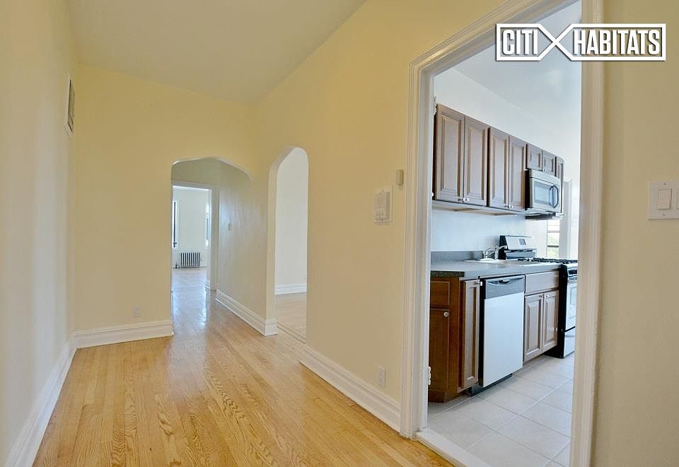 1st image of 3206 47th St #6J