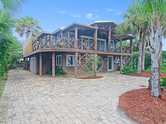 1580 Front of house 2