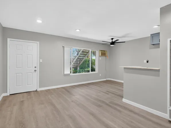 2300 East Commonwealth Avenue, 2300 E Commonwealth Ave APT 9, Fullerton, CA 92831
