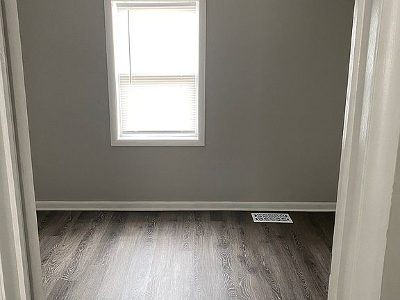 4th image of 622 Waldemere Ave