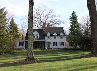 7851 Larkspur Rd, Chagrin Falls, OH 44022