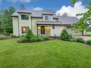 50976 Pine Ridge Dr, Granger, IN 46530