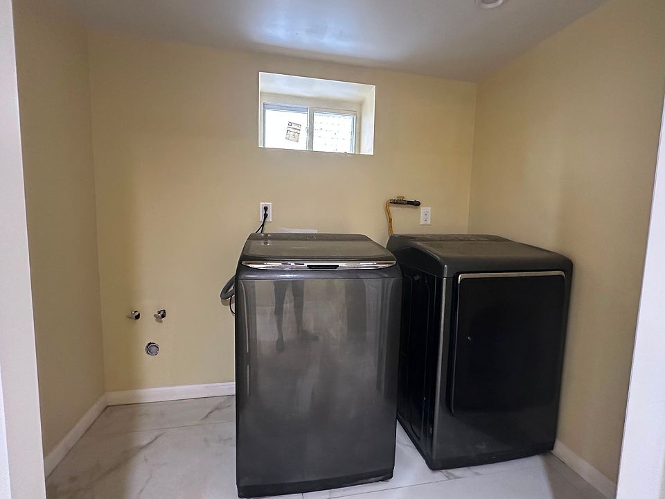 3 bed · 2 bath in 110XX 214th St, Queens Village