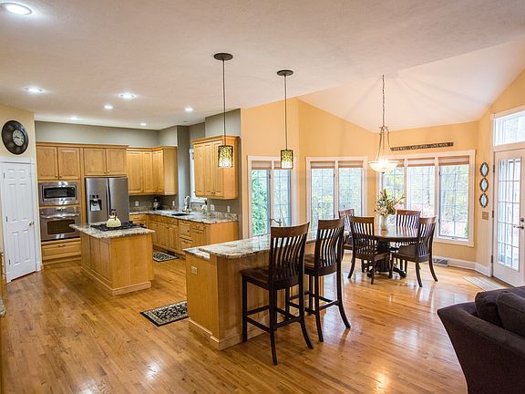 4th image of 8409 Vermillion Cir