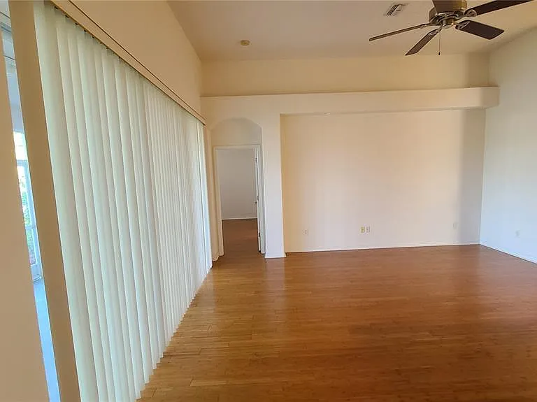 31422 Bridgegate Dr — Photo 3