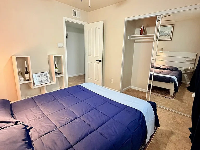 1056 E Carter Dr — Photo 22