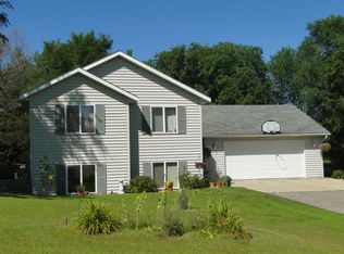 119 W Ridgeview Dr, Starbuck, MN 56381