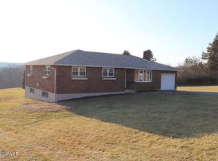 43 Garden Hill Dr, Hawley, PA 18428