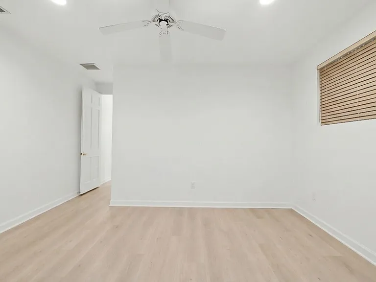 1716 NW 124th Way — Photo 26