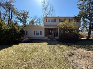 93 Tall Oaks Dr, East Brunswick, NJ 08816