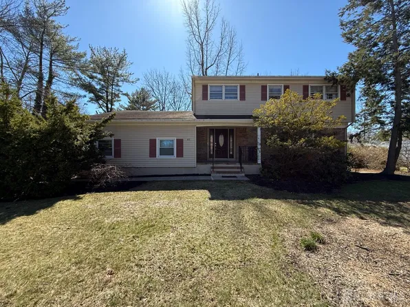 93 Tall Oaks Dr, East Brunswick, NJ 08816