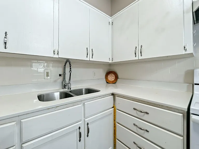 1417 Bennett Ave #G — Photo 16
