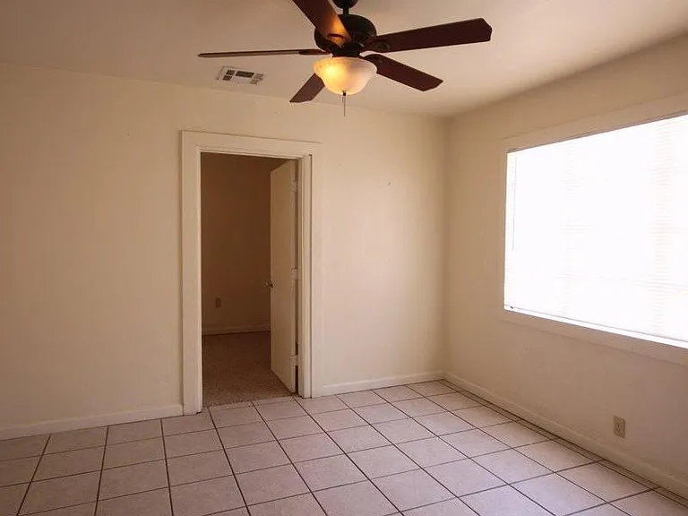 2425 N Mountain Ave #1 — Photo 12