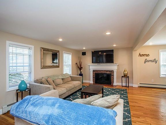 3rd image of 56 Whipple St