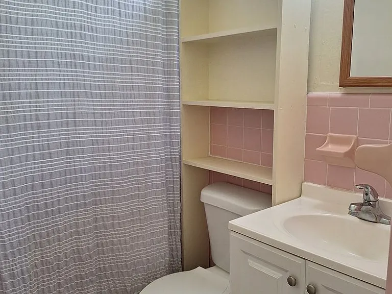 706 Mary St — Photo 10