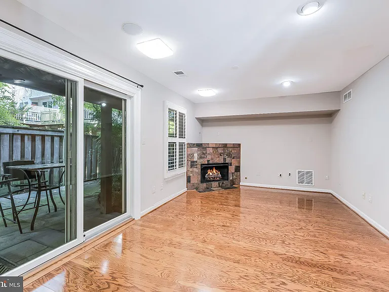 11485 Waterhaven Ct — Photo 7